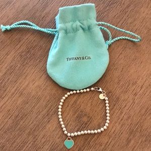 Beautiful Tiffany & Co.Bracelet. Comes in the original pouch. Authentic❤️